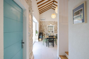 Stone House Lole